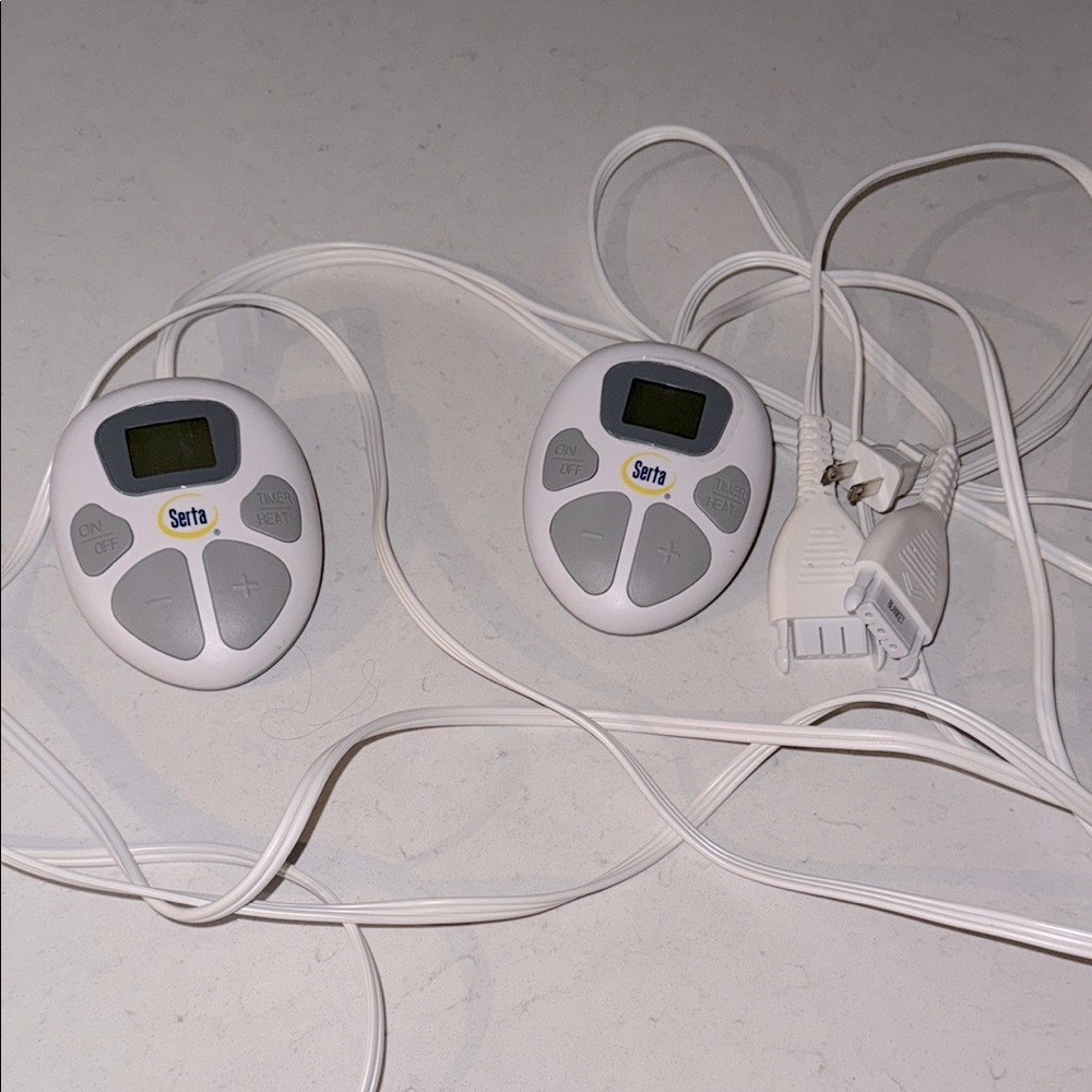 Serta White Remote Control Power Cord 4 Heated Electric Blank Set of 2